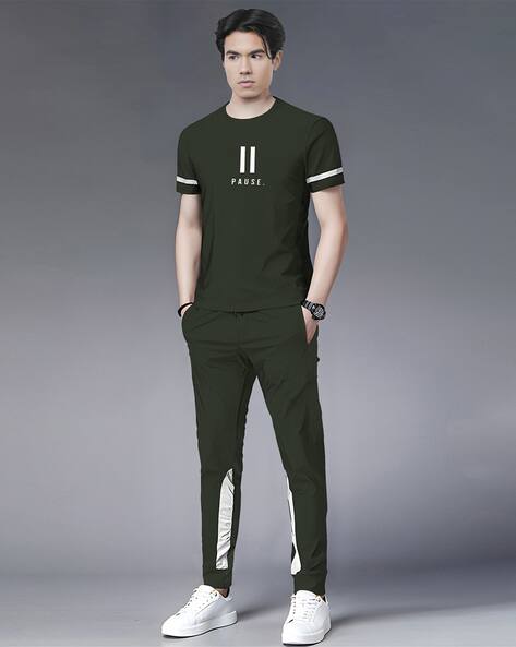 TRIPR Men Typographic Print Regular Fit T-Shirt & Joggers
