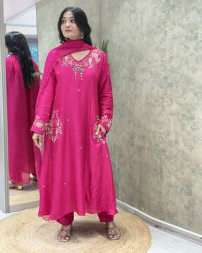 nyrika Women Embroidery Kurta Set-picture-33