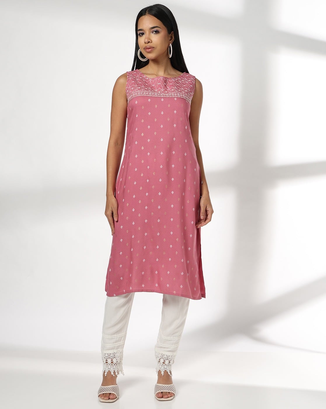 AVAASA MIX N' MATCH Women Floral Print Straight Kurta For Women (Pink, M)