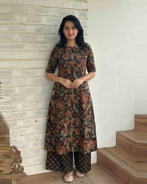 SVARAA Women Block Print Straight Kurta Set