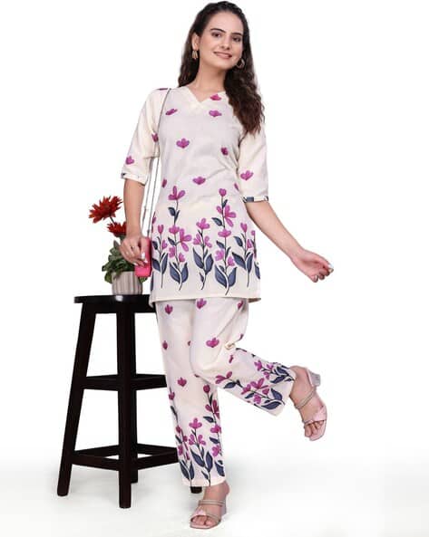 LEIA Women Printed Top & Pants Set