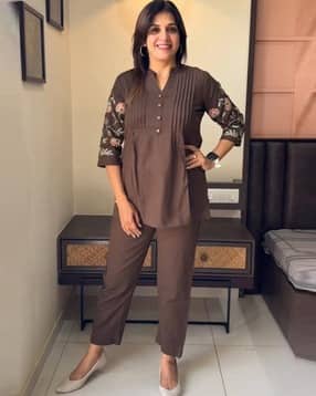 Women Embroidered 2-Piece Kurta & Trousers Co-Ord Set