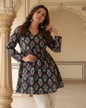 revangi Women Printed Regular Fit Tunic-picture-16