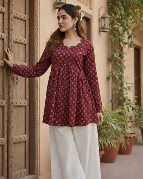 Nyrika Women Floral Print Regular Fit Top