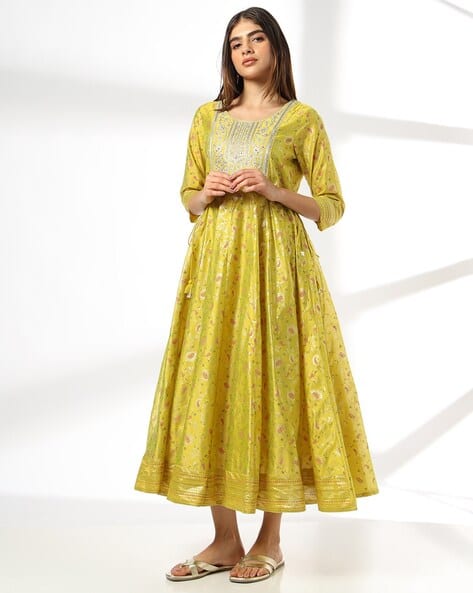 AVAASA SET Women Floral Print Fit & Flare Dress Offers & Cashback