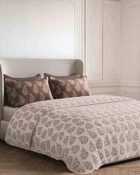 sansaar Geometric Print King-Size Bedsheet with Pillow Covers -picture-49