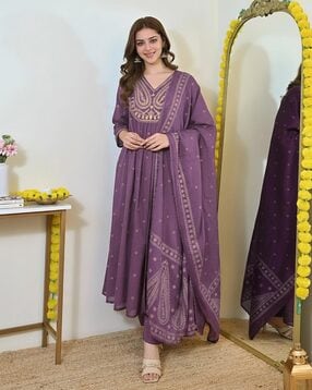 svaraa Women Embroidered Straight Kurta Set-picture-44
