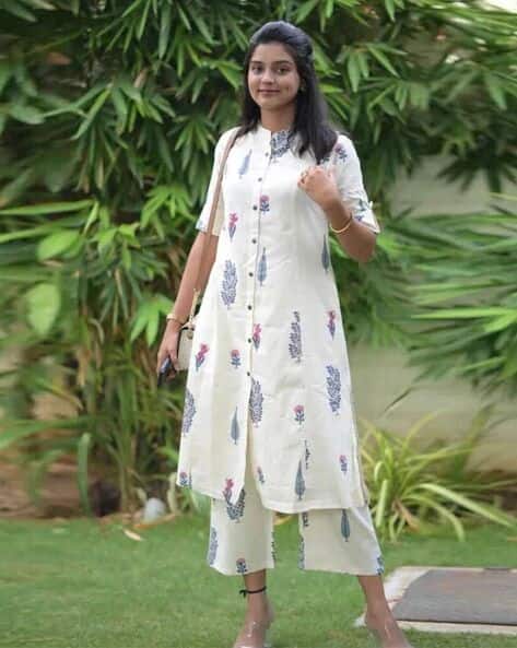 SVARAA Women Floral Print A-Line Kurta Set with Dupatta