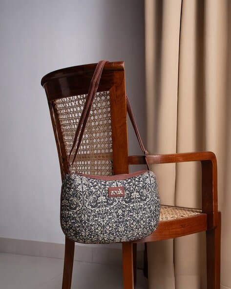 Zouk Women Structured Shoulder Handbag
