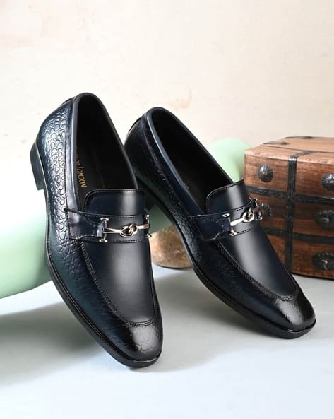 FELELOZ LONDON Men Round-Toe Loafers with Metal Applique
