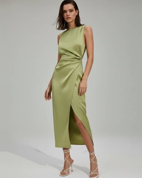 Buy ASOS DESIGN Women Curve Scoop-Neck Midi S... Online | Ajio.com