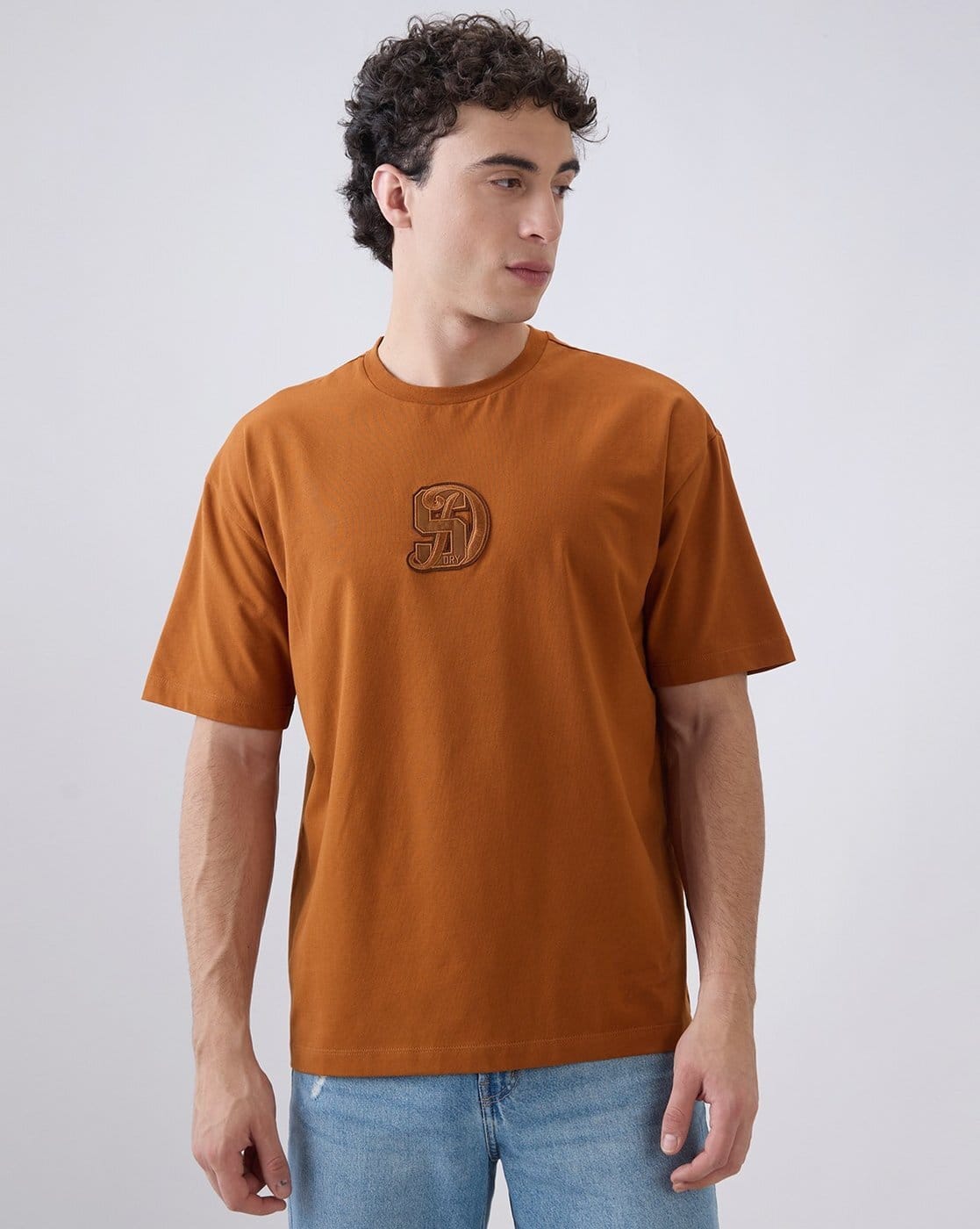 Tonal Luxe Badge Regular Fit T-Shirt