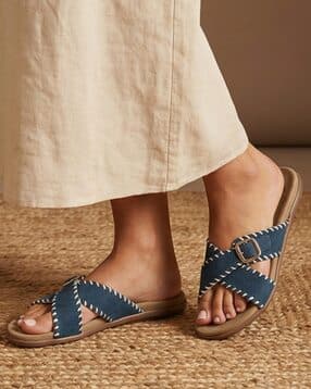 jodyhub Women Cross-Strap Slip-On Sandals with Buckle Accent-picture-12