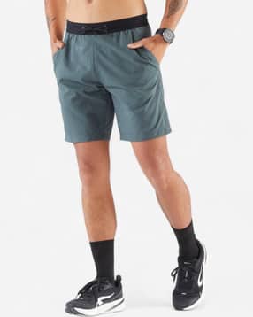 Men Regular Fit Mid Rise Short