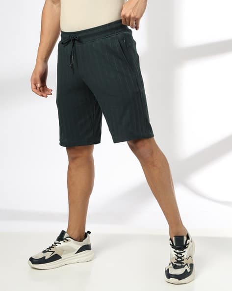 Teamspirit Men Subtle Vertical Striped Shorts