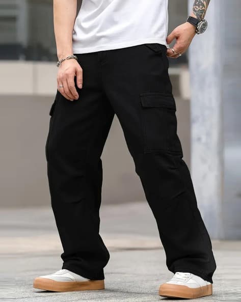 Buy Vogaan Men Loose Fit Flat-Front Cargo Pants Online | Ajio.com