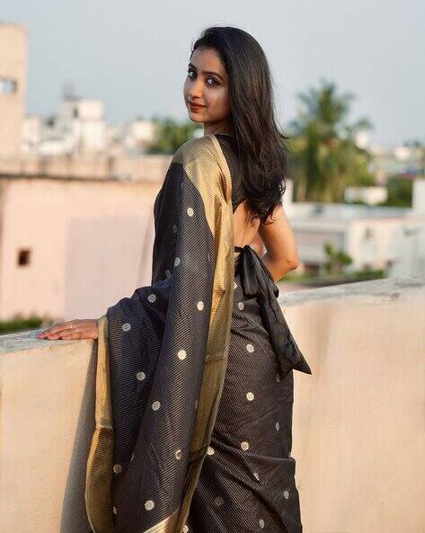 SVARAA Women Zari Weave Saree with Blouse Piece