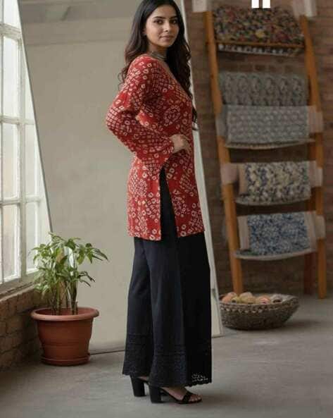 GOSRIKI Women Bandhani Print Straight Kurti