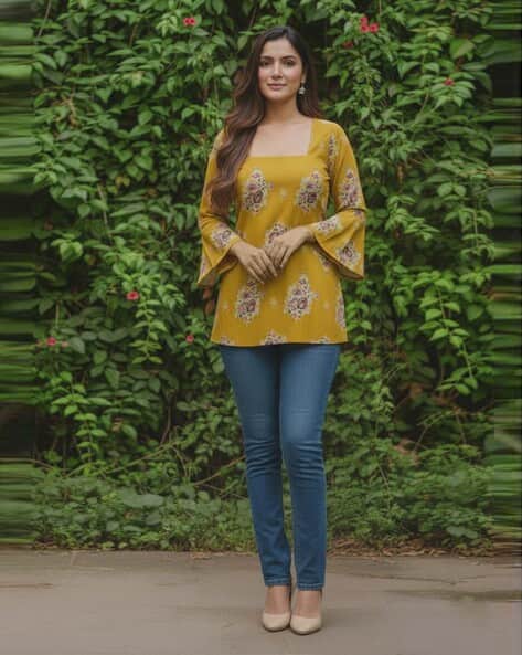SVARAA Women Floral Print Short Kurti