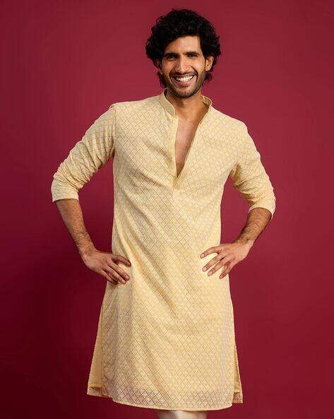 VASTRAMAY Men Embroidered Regular Fit Kurta