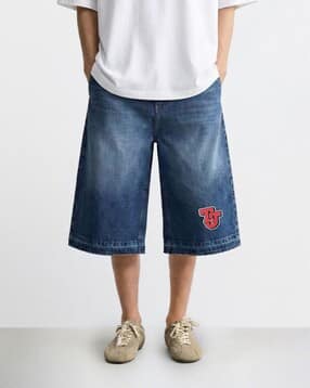 the indian garage co Men Washed Regular Fit Denim Wide-Leg Shorts-picture-13