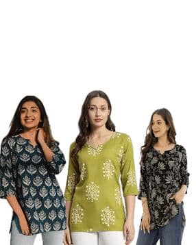 Women Printed Pack of 3 V-Neck Kurta-image-3