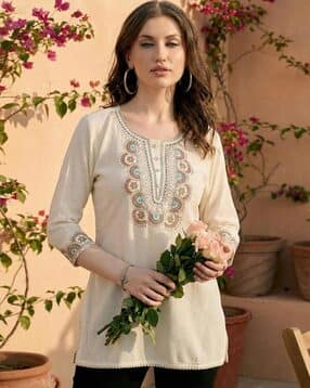 acai Women Embroidered Straight Tunic-picture-32