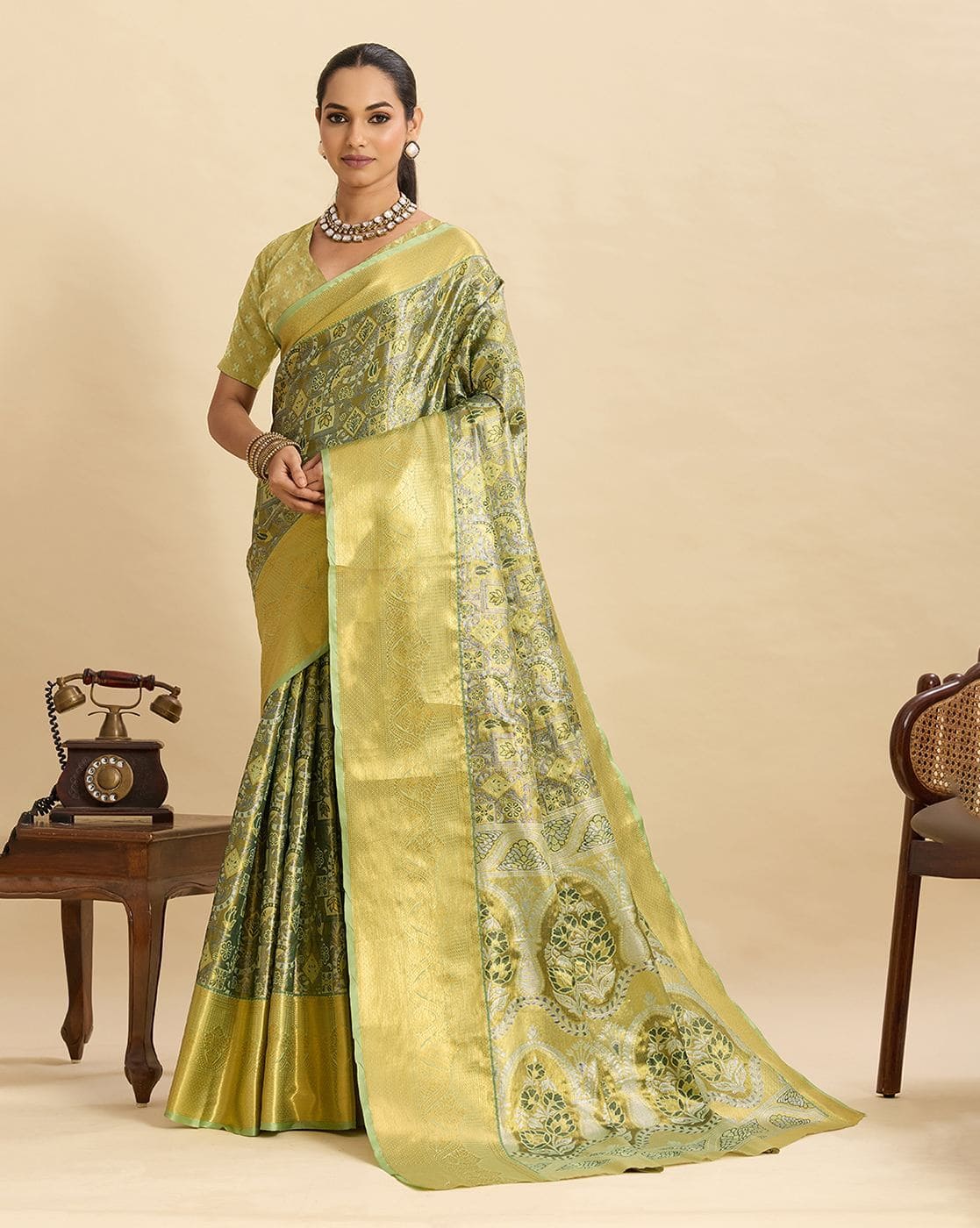 Fashionfricks Women Floral Print Saree with Blouse For Women (Green, FS)
