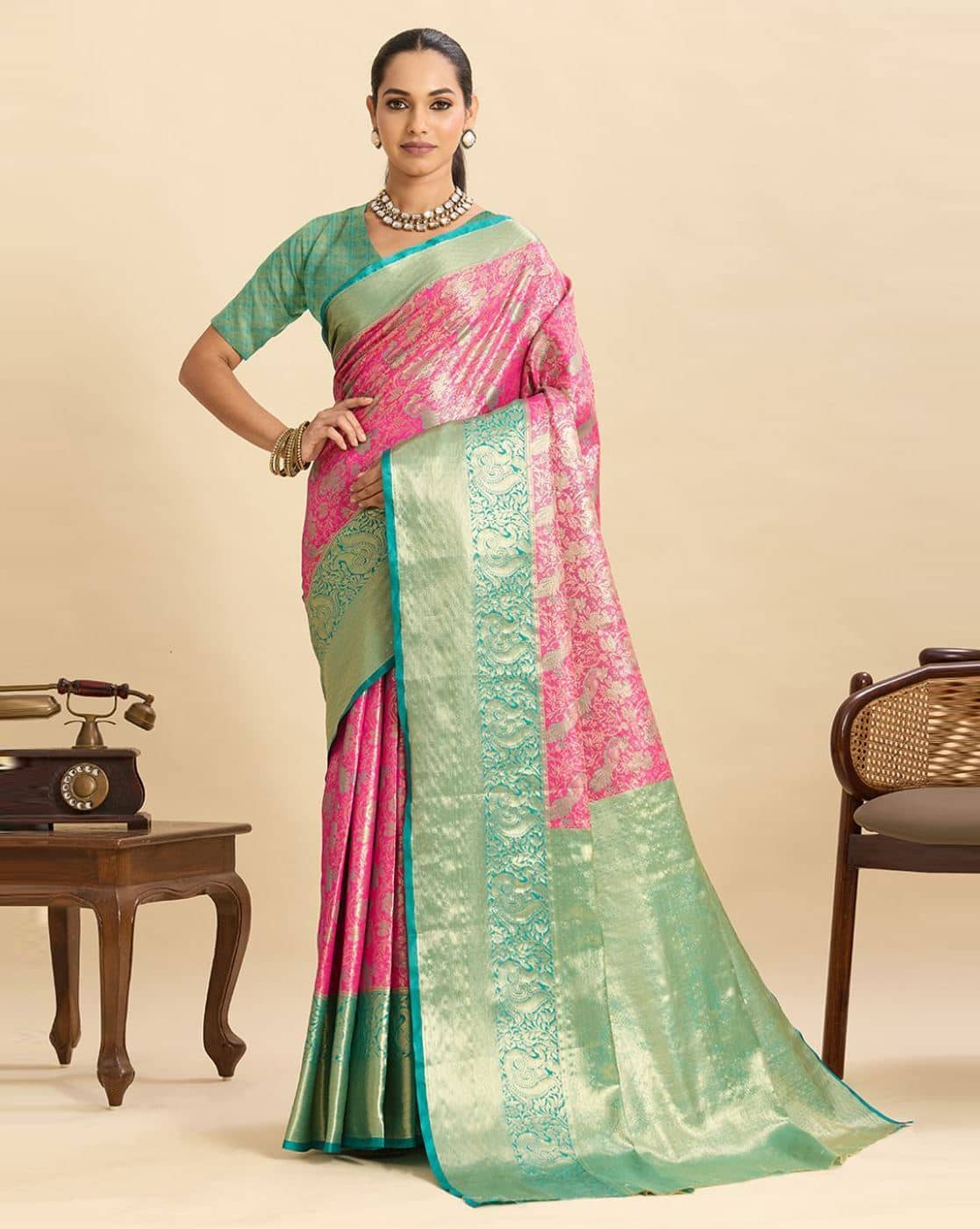 Fashionfricks Floral Print Saree with Running Blouse Piece For Women (Pink, FS)