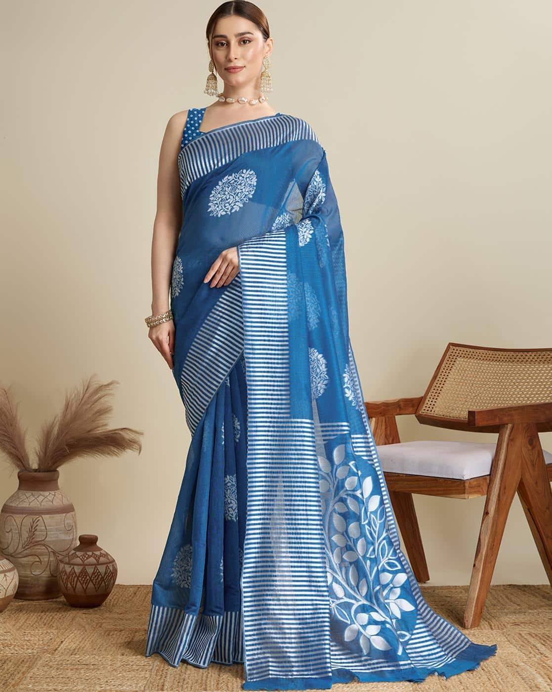Fashionfricks Floral Print Saree with Running Blouse Piece For Women (Blue, FS)