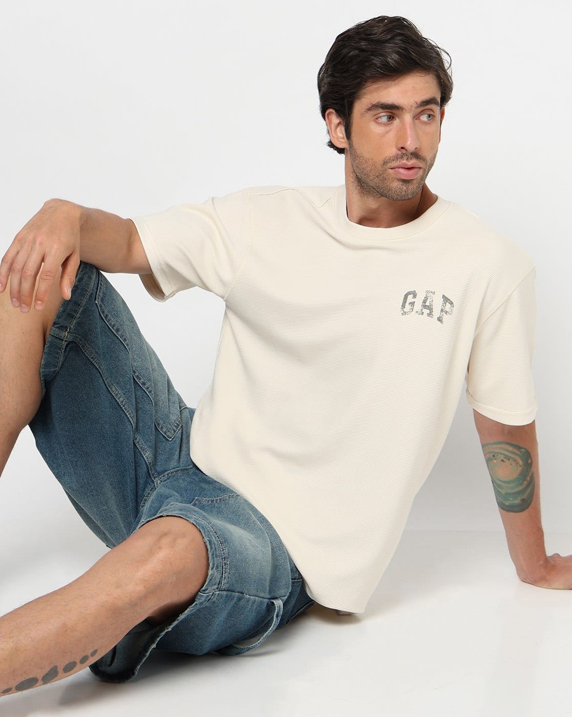 Men Short Sleeves Relaxed Fit Round-Neck T-Shirt