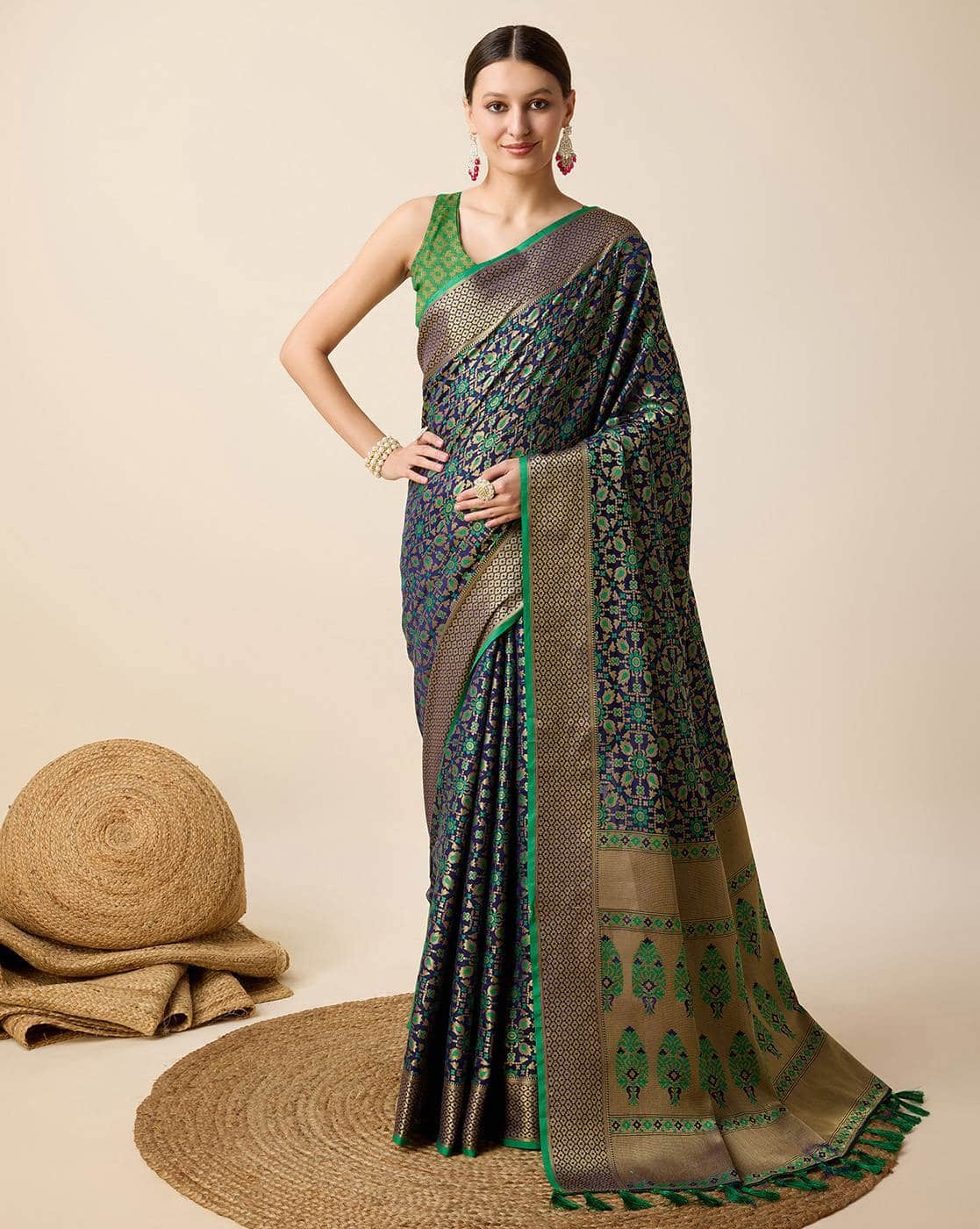 Fashionfricks Floral Print Saree with Running Blouse Piece For Women (Green, FS)