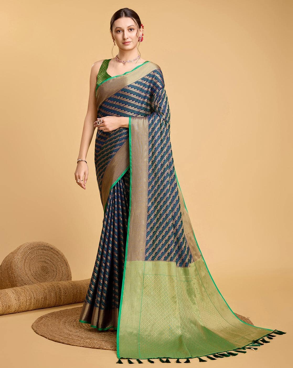Fashionfricks Women Woven Saree with Contrast Border For Women (Green, FS)