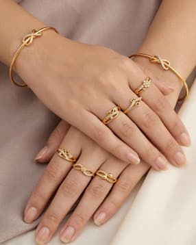 brado jewellery Women Pack of 8 Gold-Plated Rings & Bangles -picture-39