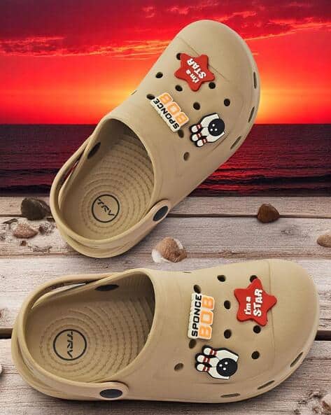 TRV Boys Round-Toe Clogs