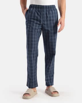 jockey Men Checked Mid-Rise Pyjamas-picture-19