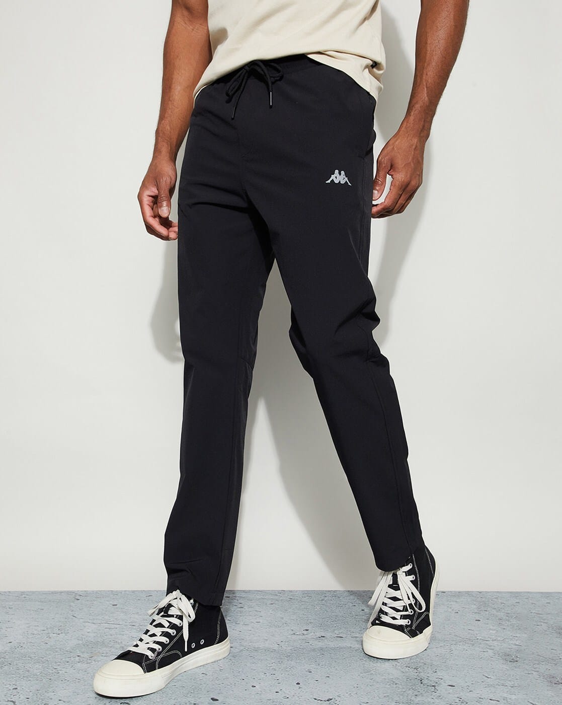 Men Mid Rise Fixed Waist TrackPant