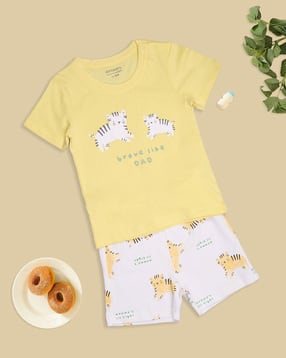 pantaloons baby Graphic Print T-Shirt & Shorts Set-picture-12
