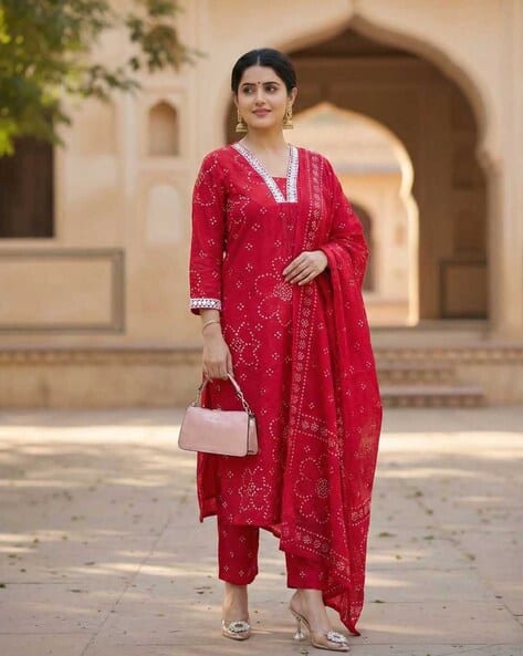 SVARAA Women Printed Straight Kurta Suit Set