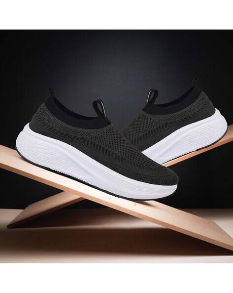 LANCER Men Sports Shoes with Knitted Upper