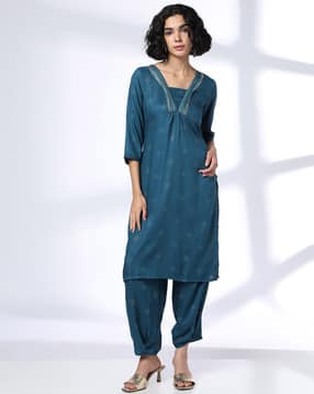 Women Geometric Print Straight Kurta with Salwar Pants-image-49