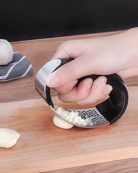 Stainless Steel Garlic & Ginger Crusher -image-16