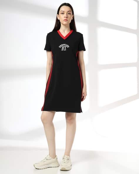 Women Typographic Print Shift Dress with Contrast Side Taping
