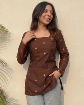 svaraa Women Embroidered Square-Neck Straight Kurti-picture-29