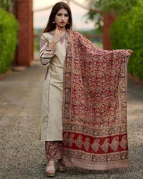 AAGHNYA FASHION Women Straight Kurta Set With Dupatta