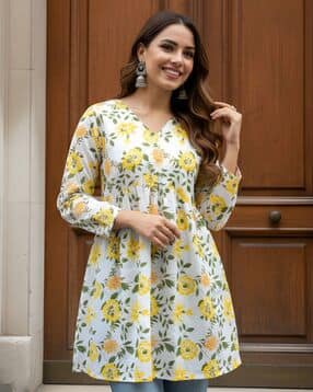 svaraa Women Floral Print Relaxed Fit Tunic-picture-52