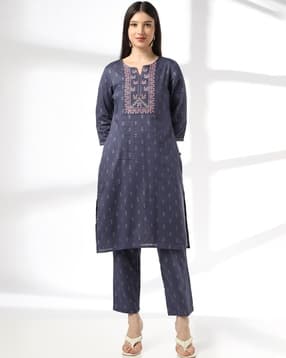 avaasa mix n' match Women All-Over Printed Straight Kurta with Pants-picture-32