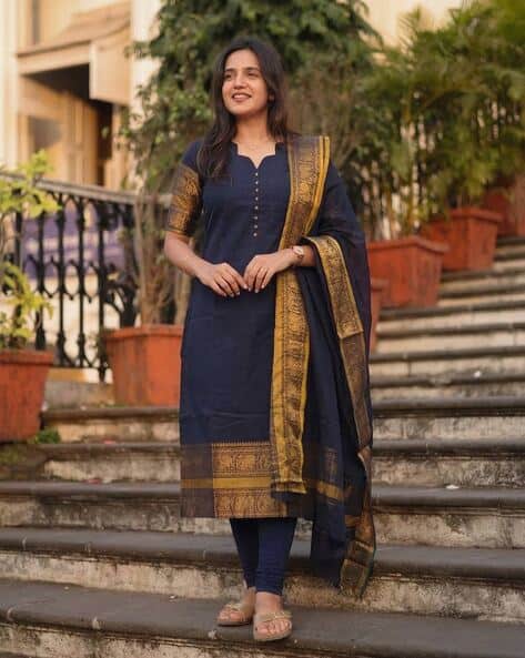 HB VENTURE Women Patterened Straight Kurta & Dupatta