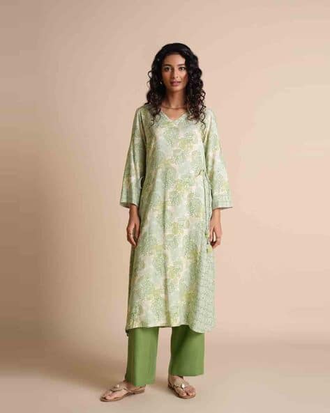 Global Desi Women Floral Print V-Neck A-Line Kurta