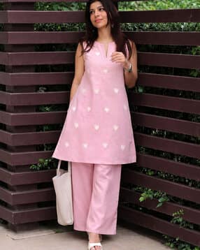 Women Embroidered Straight Kurta Set-image-45